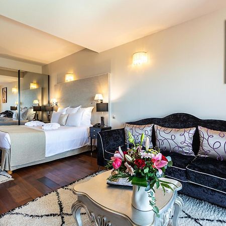 Hotel Demeure Loredana Сен-Флоран Екстериор снимка