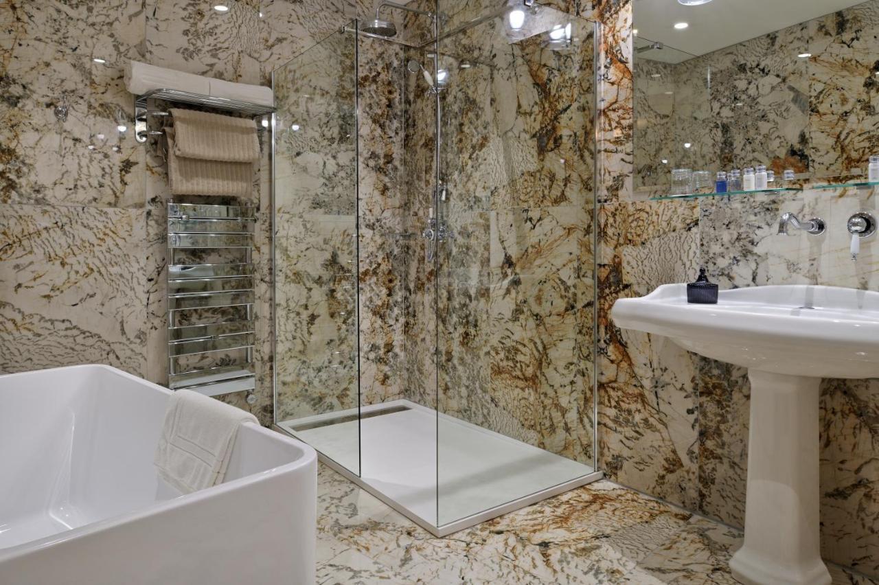 Hotel Demeure Loredana Сен-Флоран Екстериор снимка