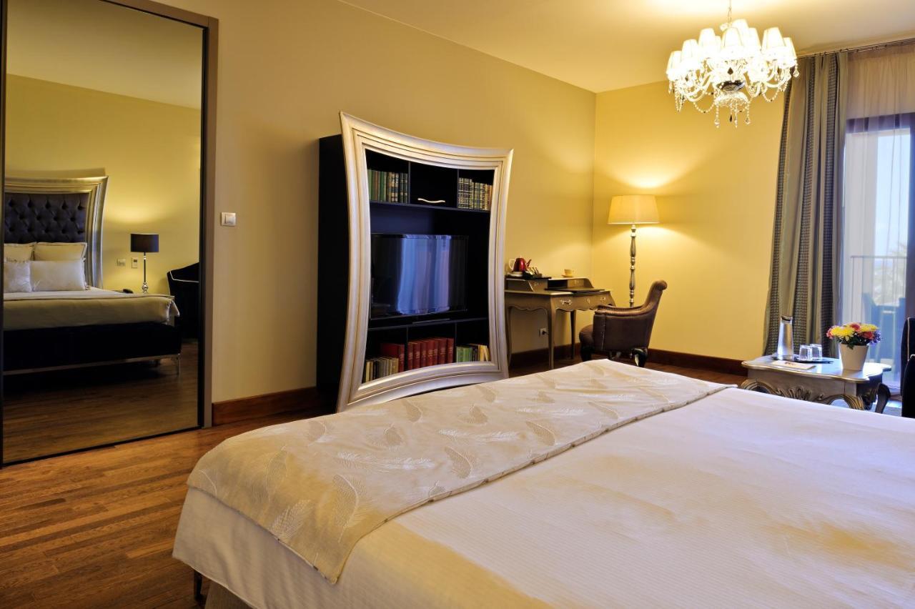 Hotel Demeure Loredana Сен-Флоран Екстериор снимка