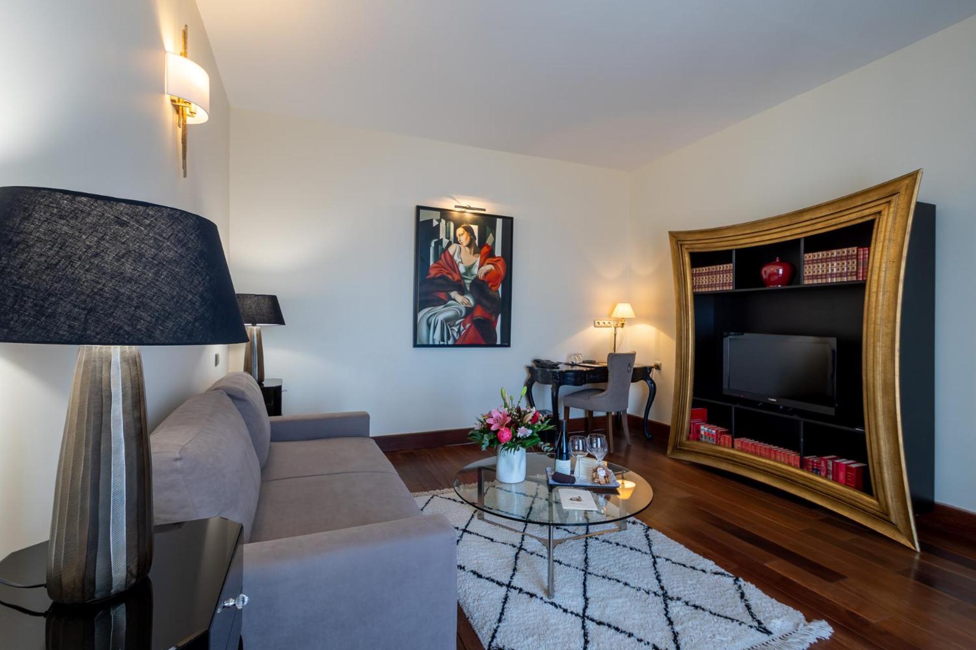 Hotel Demeure Loredana Сен-Флоран Екстериор снимка