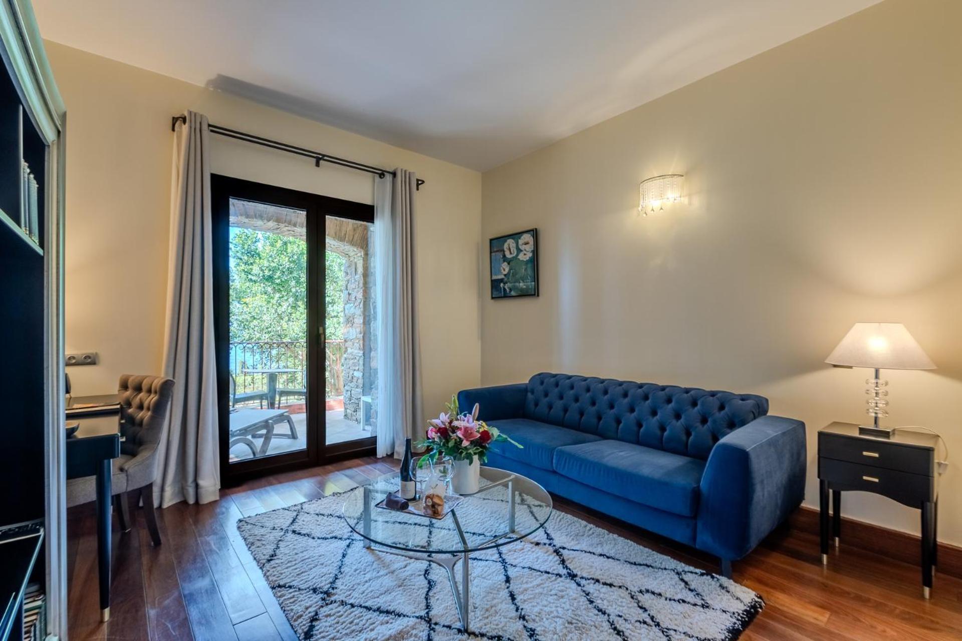 Hotel Demeure Loredana Сен-Флоран Екстериор снимка