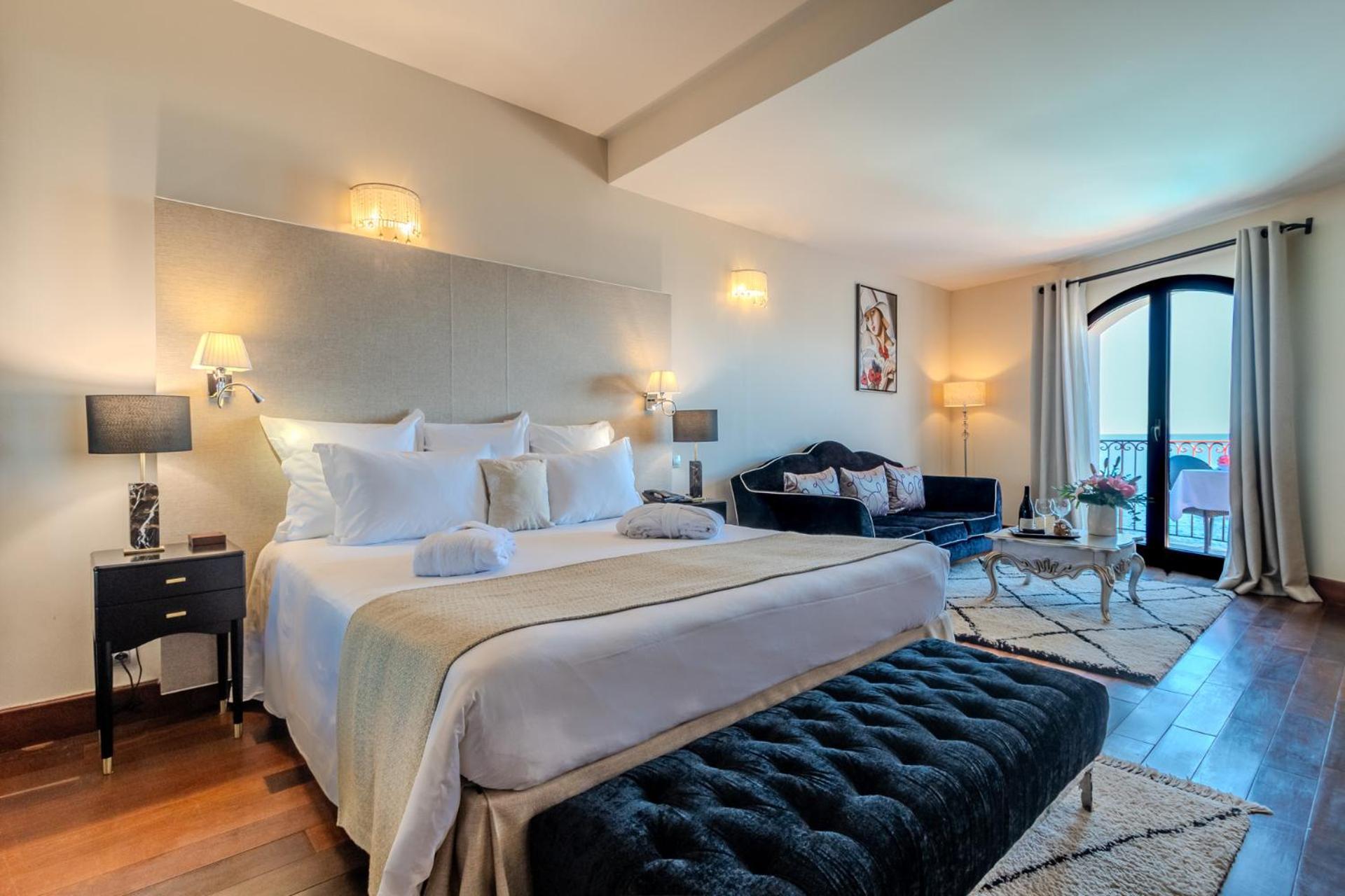 Hotel Demeure Loredana Сен-Флоран Екстериор снимка
