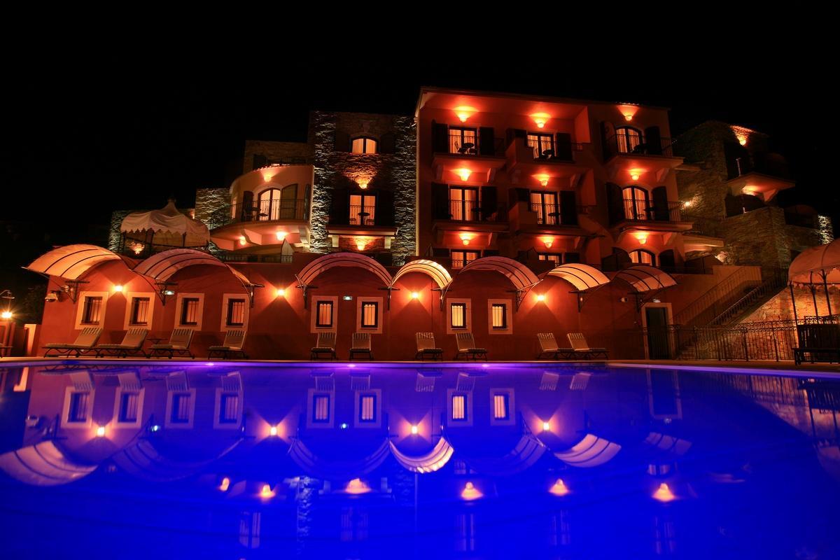 Hotel Demeure Loredana Сен-Флоран Екстериор снимка