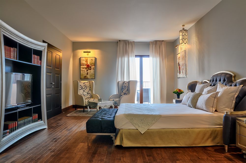 Hotel Demeure Loredana Сен-Флоран Екстериор снимка